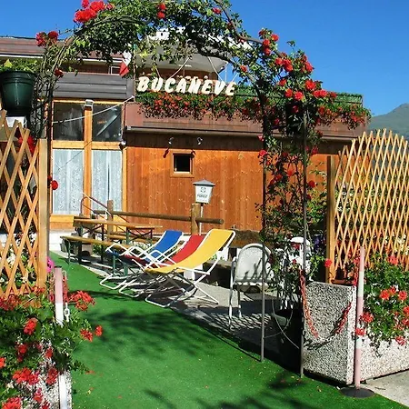 Bucaneve アパートホテル